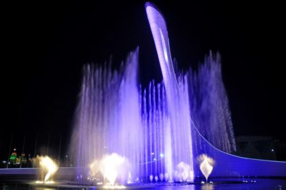 Шоу фонтанов в Олимпийском парке.