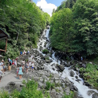 Молочный водопад в Абхазии по пути на Рицу